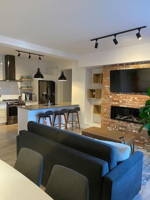 871 Shefford Suite 207 3Chambres بورمونت المظهر الخارجي الصورة