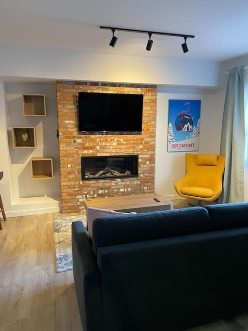 871 Shefford Suite 207 3Chambres بورمونت المظهر الخارجي الصورة
